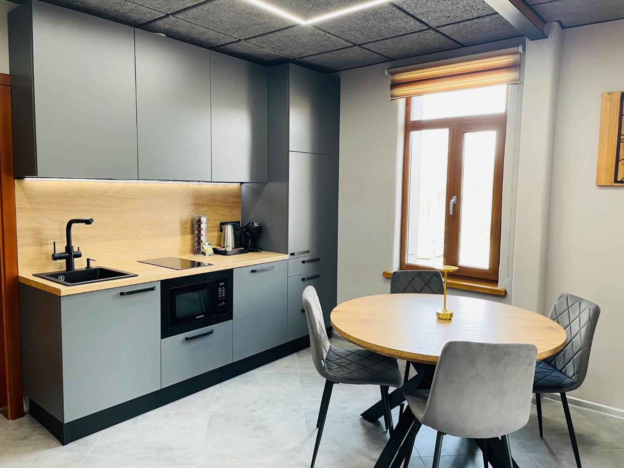 Apartment Brivibas - East / West, Free Privat Parking, Free Wifi, Self Check-in Riga