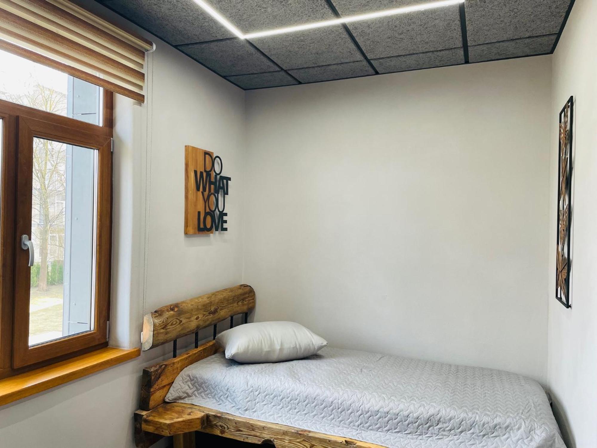 Brivibas - East / West, Free Privat Parking, Free Wifi, Self Check-in Apartment *