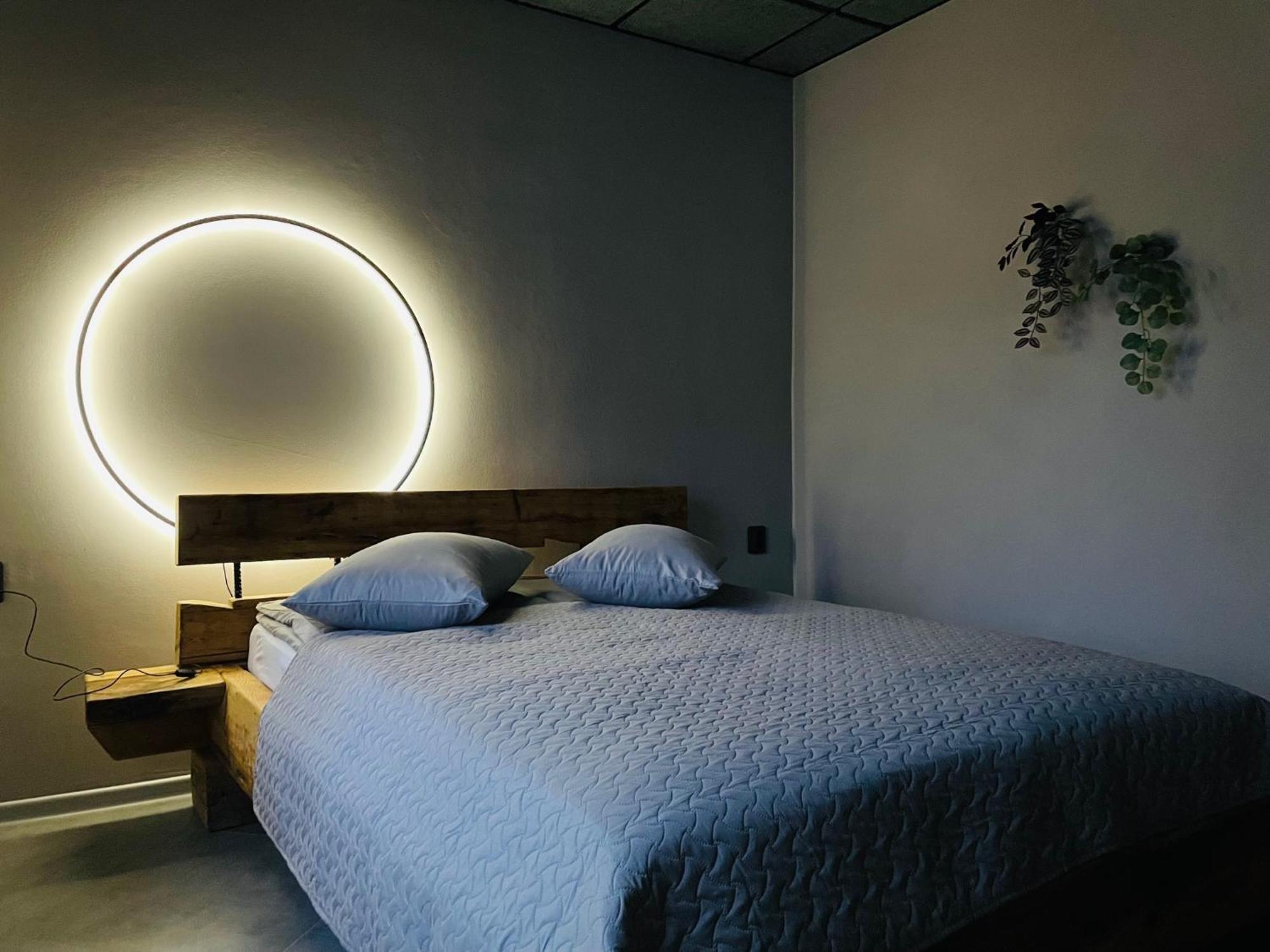 Brivibas - East / West, Free Privat Parking, Free Wifi, Self Check-in Riga